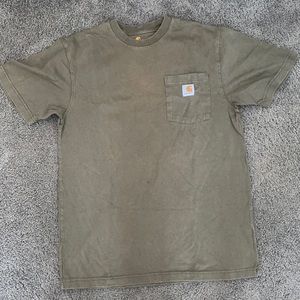 Men’s green Carhartt tee